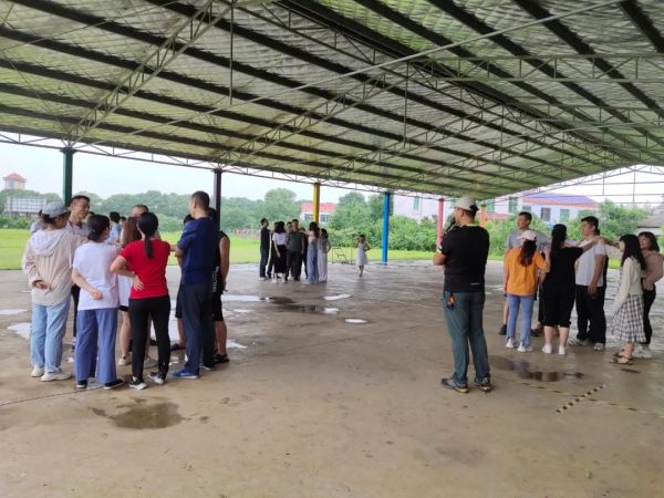 遠(yuǎn)程監(jiān)控,報(bào)警巡邏,清機(jī)加鈔,清分整點(diǎn),憑證寄庫(kù),頭寸箱寄庫(kù),商鋪安保,智能家居